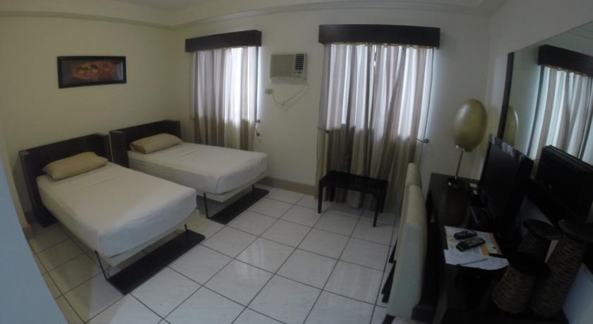 Urban Inn Iloilo Esterno foto