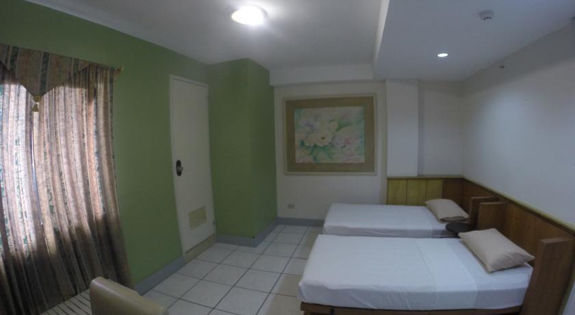 Urban Inn Iloilo Esterno foto
