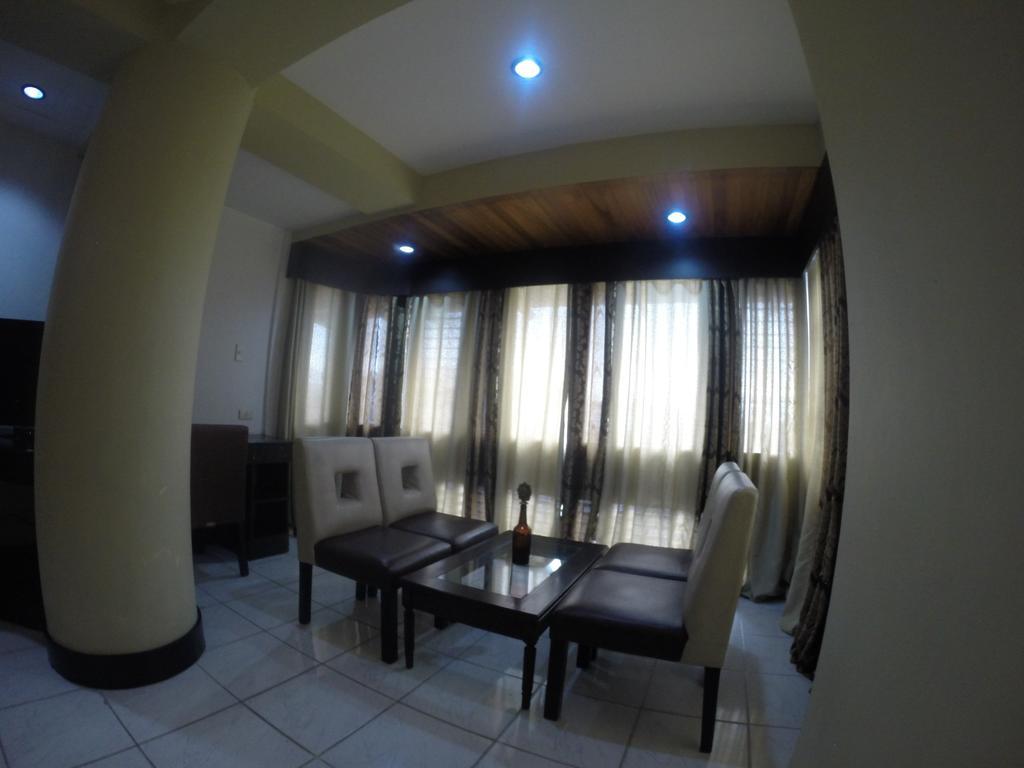 Urban Inn Iloilo Esterno foto