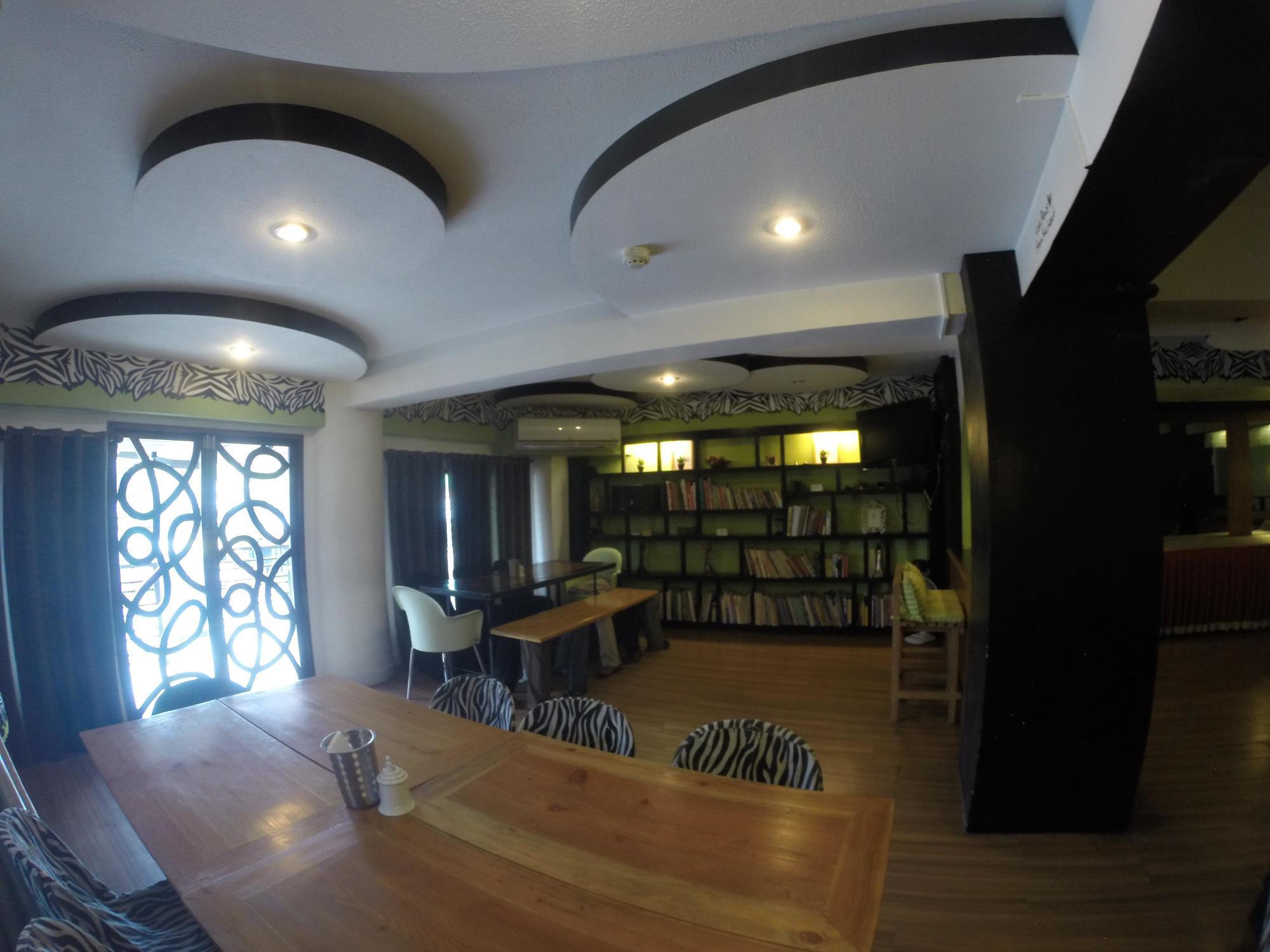 Urban Inn Iloilo Esterno foto